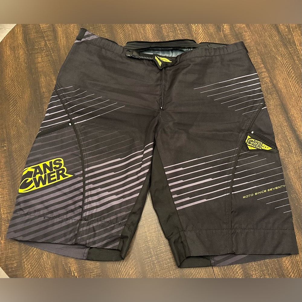 Motocross Answer Men’s Shorts (Convertible Pants Missing Bottom Half)-42x13.5